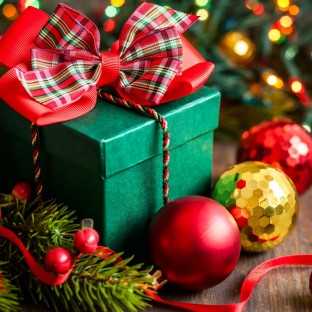 Как покупать подарки на Новый год, чтобы успеть к сроку и не разориться?